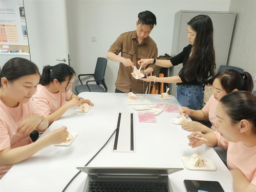 武漢一家員工制家政企業(yè)推出免費(fèi)育嬰師培訓(xùn)，以去中介化模式革新家政服務(wù)